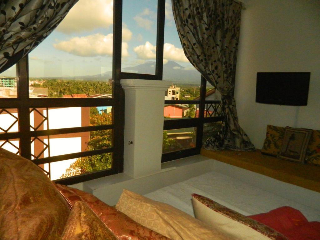 The Saint Joseph Residential Suites Lucena Bilik gambar
